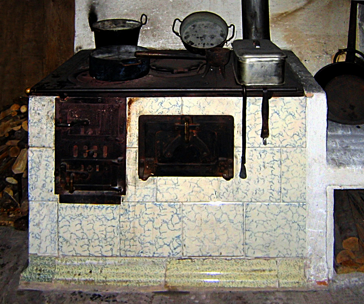 Kultur beginnt mit dem Kochen| © Flominator Quelle: https://commons.wikimedia.org/wiki/File:Noe_stove.jpg#/media/File:Noe_stove.jpg