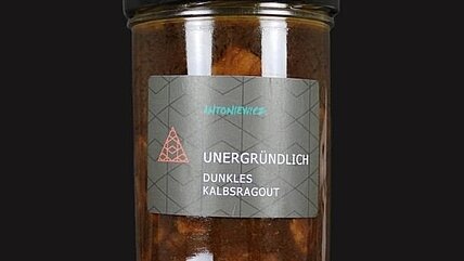 Dunkles Kalbsragout