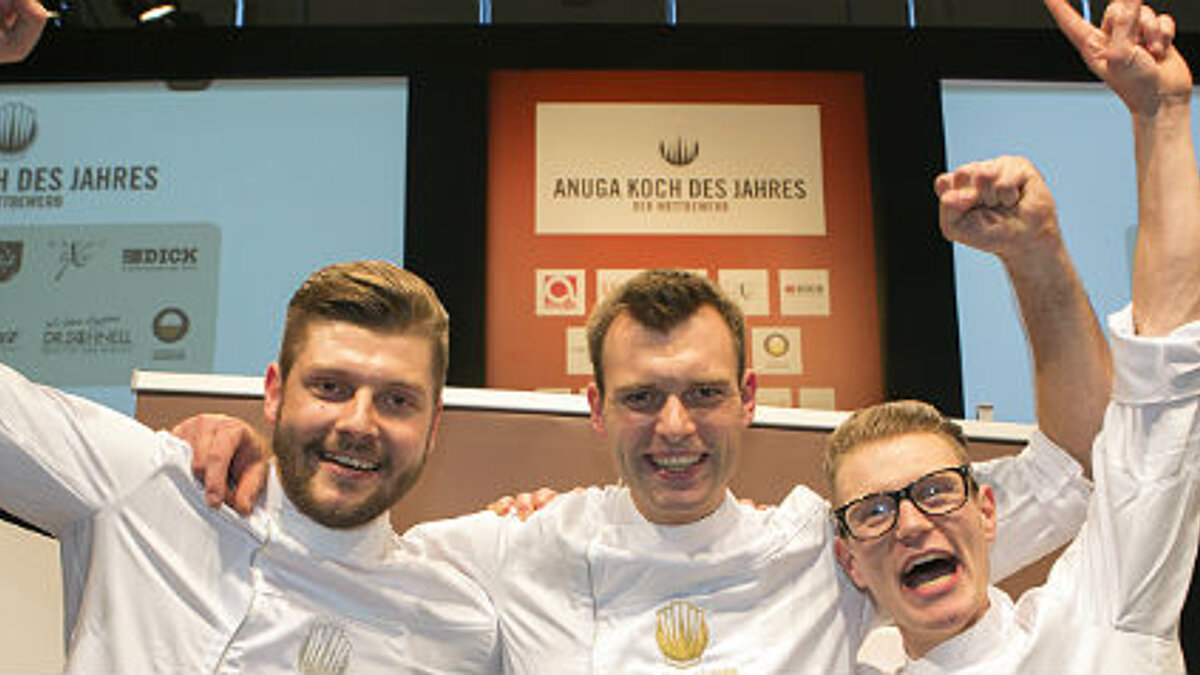 Die Sieger des „Koch des Jahres“ Wettbewerb: Christian Sturm-Willms (Mitte), Christian Singer (links), Enrico Back (rechts)