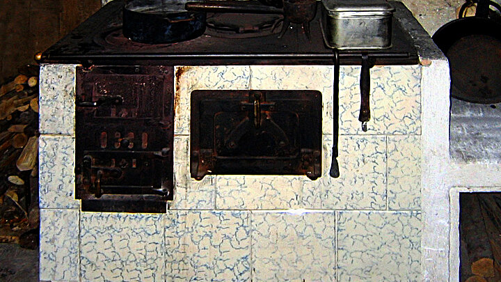Kultur beginnt mit dem Kochen| © Flominator Quelle: https://commons.wikimedia.org/wiki/File:Noe_stove.jpg#/media/File:Noe_stove.jpg